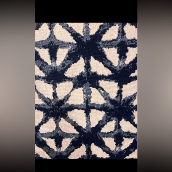 Large Two-Toned Wall Hanging Tapestry - Picture 5 of 5